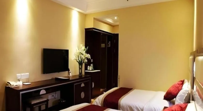 Bed in Dunhuang Dunhe Hotel