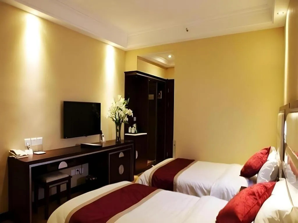 Bed in Dunhuang Dunhe Hotel