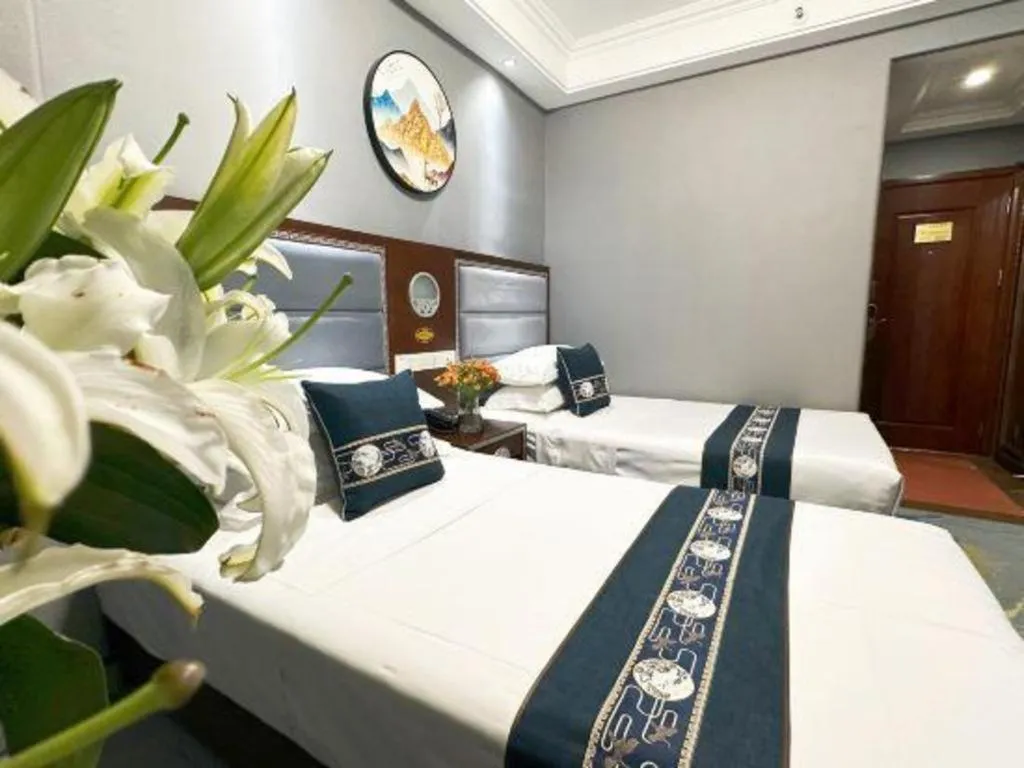 Bed in Dunhuang Dunhe Hotel