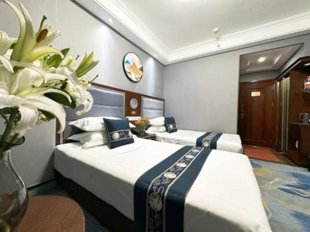 Bed in Dunhuang Dunhe Hotel