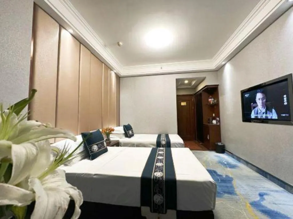 Bed in Dunhuang Dunhe Hotel