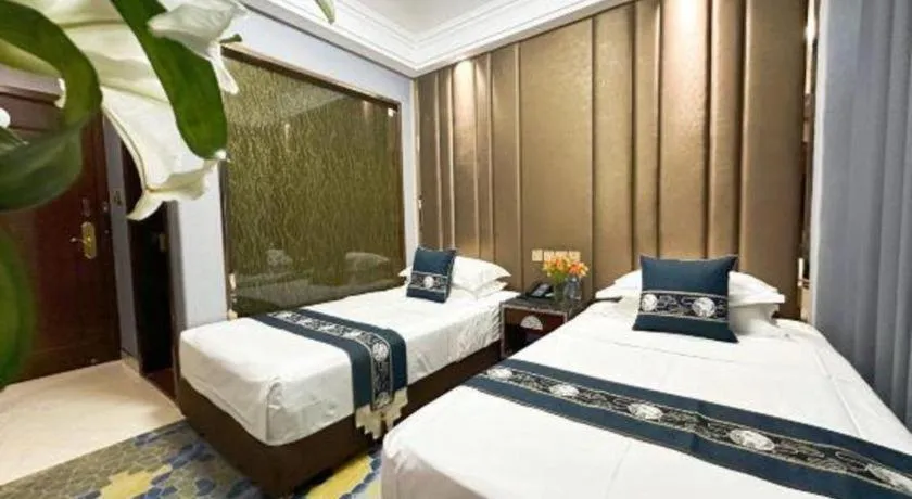 Bed in Dunhuang Dunhe Hotel