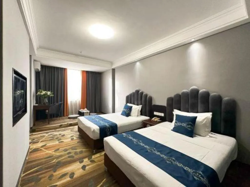 Bed in Dunhuang Dunhe Hotel