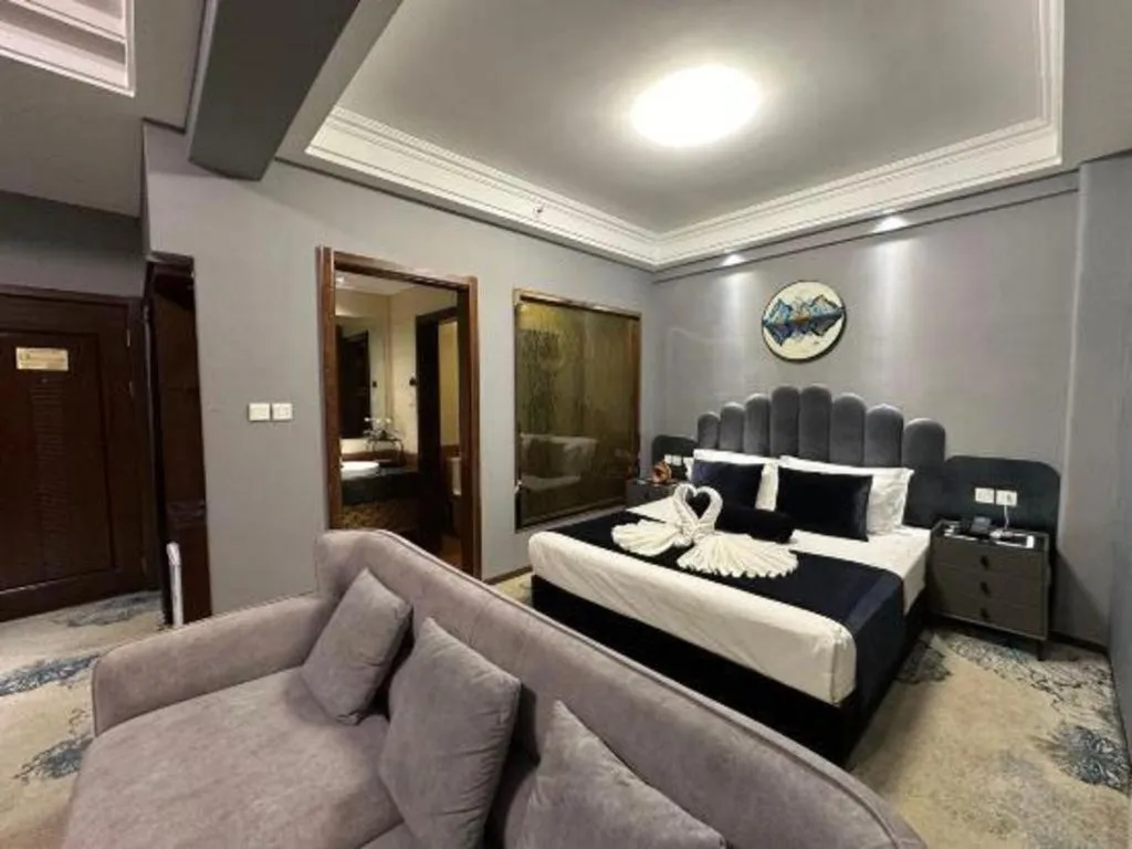 Bed in Dunhuang Dunhe Hotel