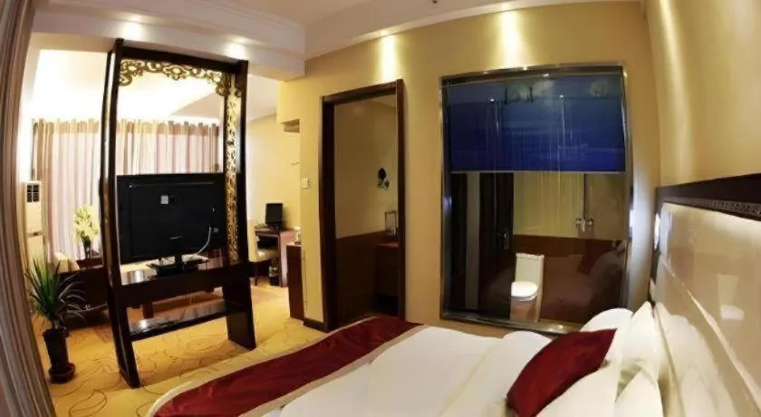 Bed in Dunhuang Dunhe Hotel