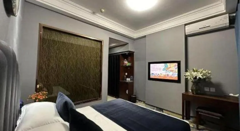 Bed in Dunhuang Dunhe Hotel