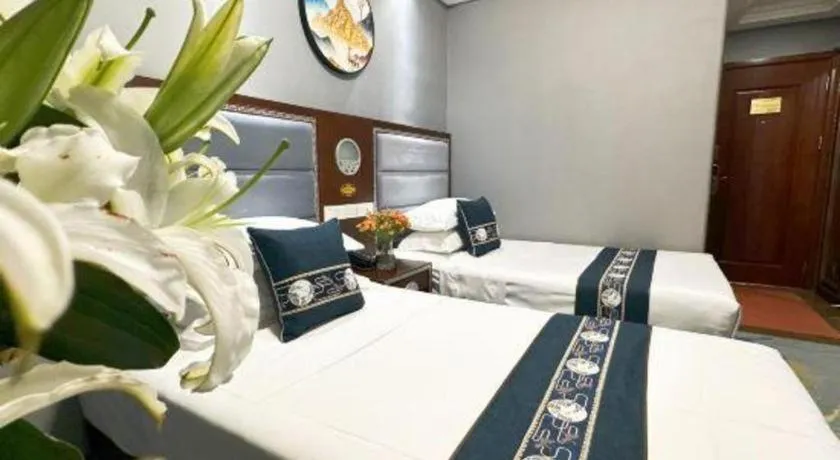 Bed in Dunhuang Dunhe Hotel