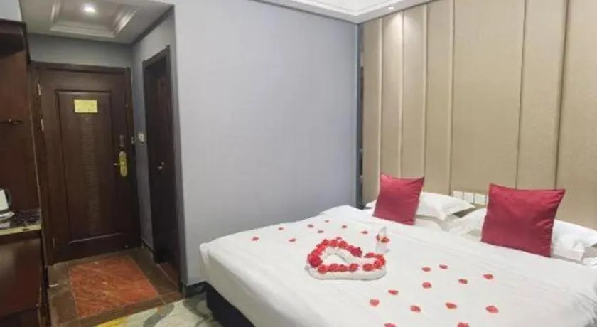 Bed in Dunhuang Dunhe Hotel