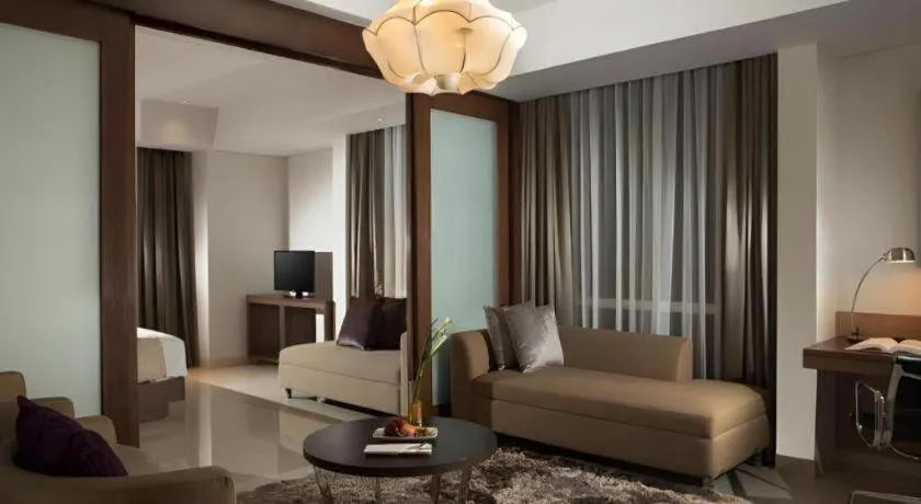 Hotel Santika Premiere Kota Harapan Indah