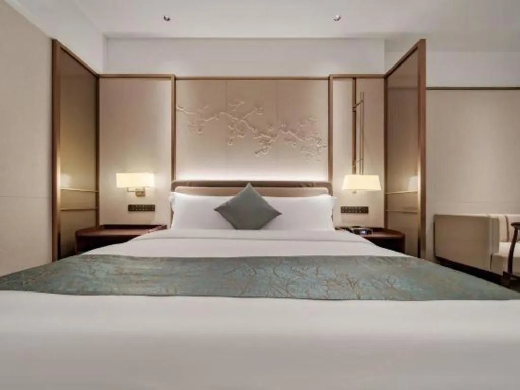 Bed in Dongguan Yingbin Hotel