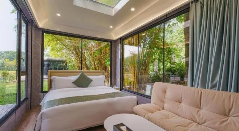 Bed in Dongguan Yingbin Hotel