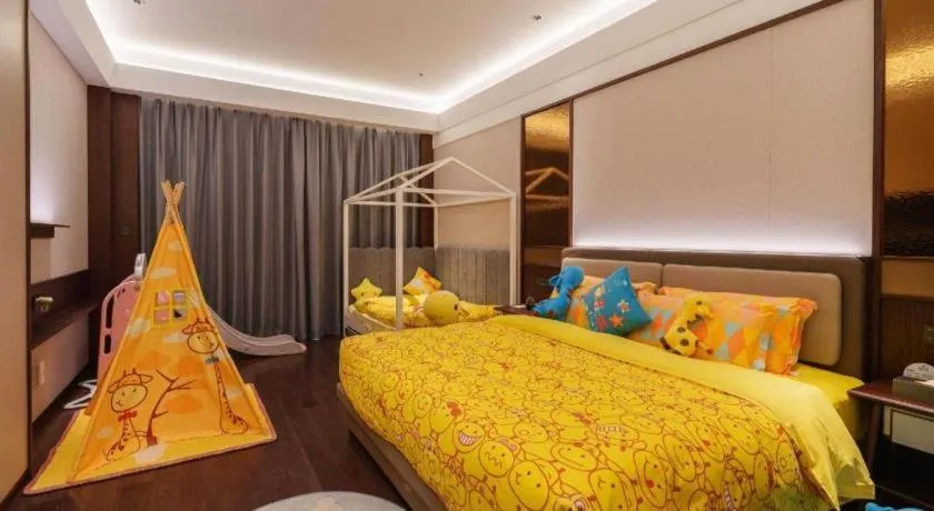 Bed in Dongguan Yingbin Hotel