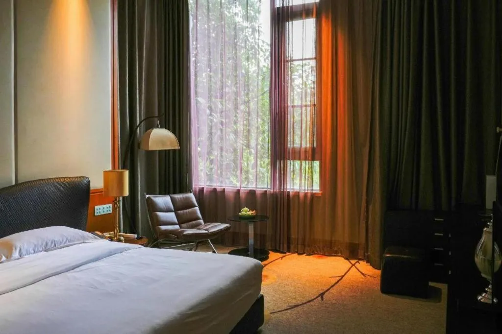 Bed in Dongguan Yingbin Hotel