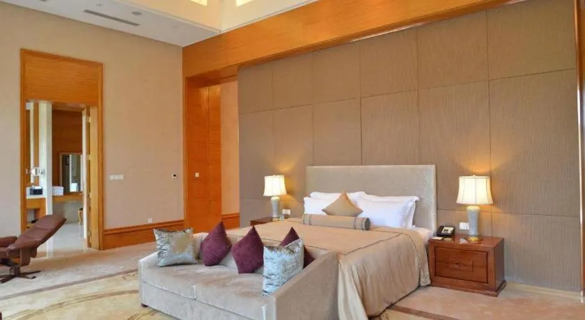 Bed in Dongguan Yingbin Hotel