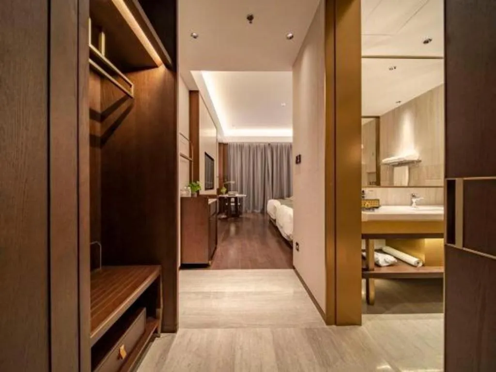 Bed in Dongguan Yingbin Hotel