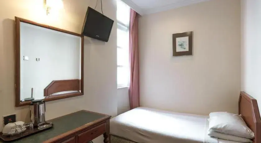 Bed in Penta Hotel Bed in Penta Hotel