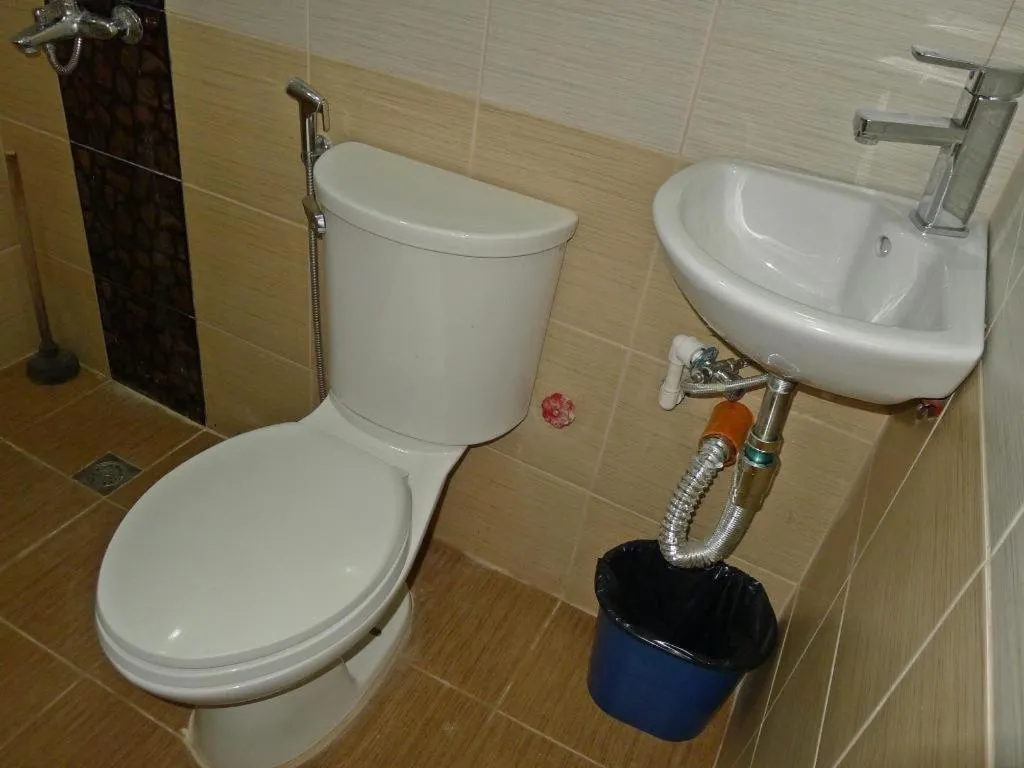 Rovic's Tourist Hotel