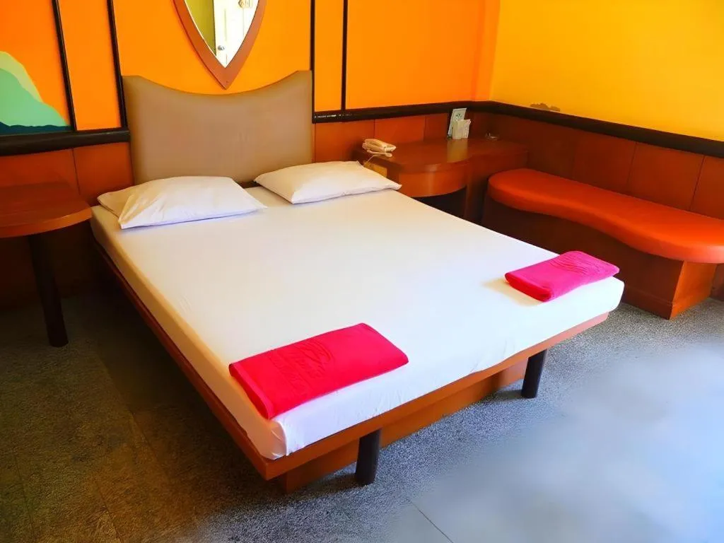 Bed in Picnic Sriracha Hotel