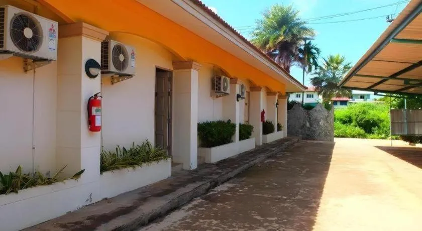 Picnic Sriracha Hotel