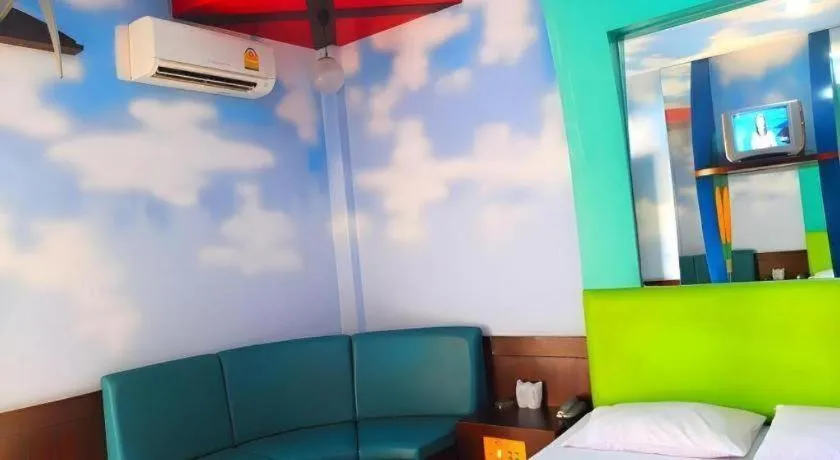 Picnic Sriracha Hotel