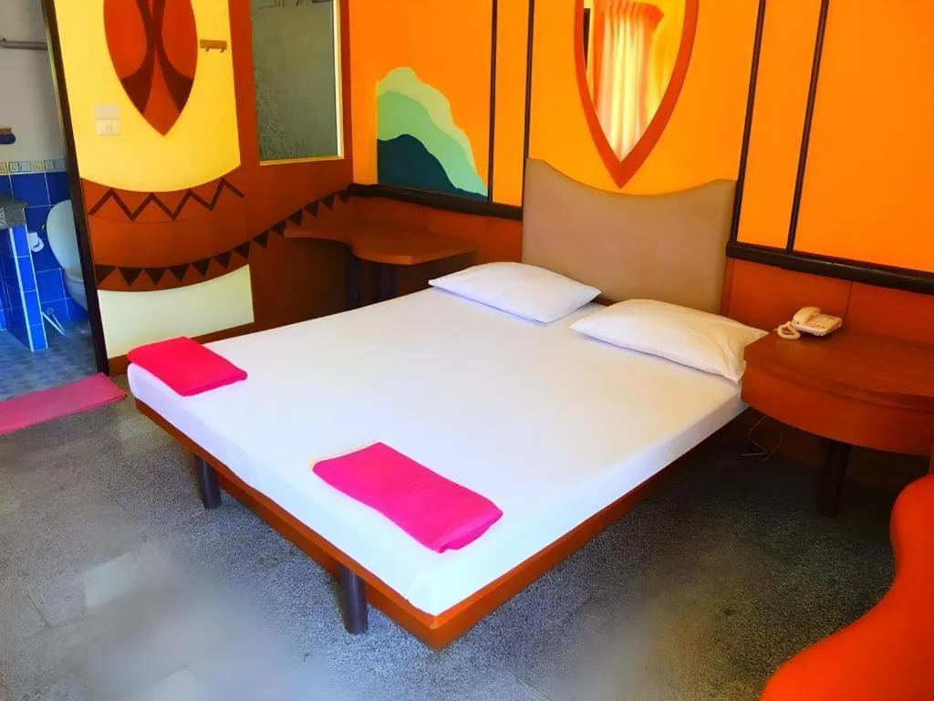 Bed in Picnic Sriracha Hotel