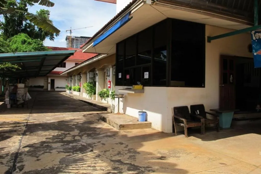 Picnic Sriracha Hotel