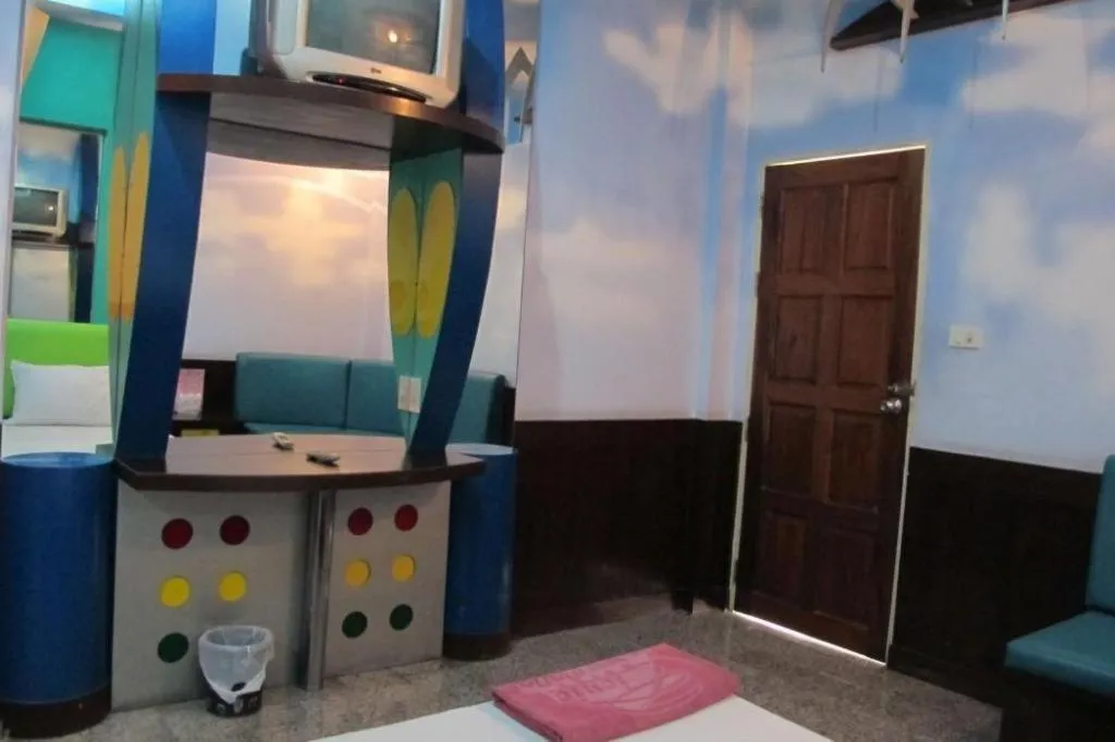 Picnic Sriracha Hotel