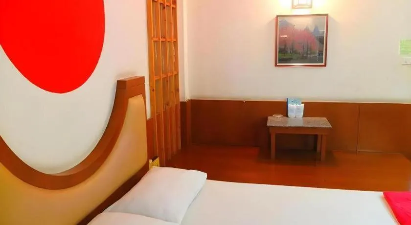 Bed in Picnic Sriracha Hotel