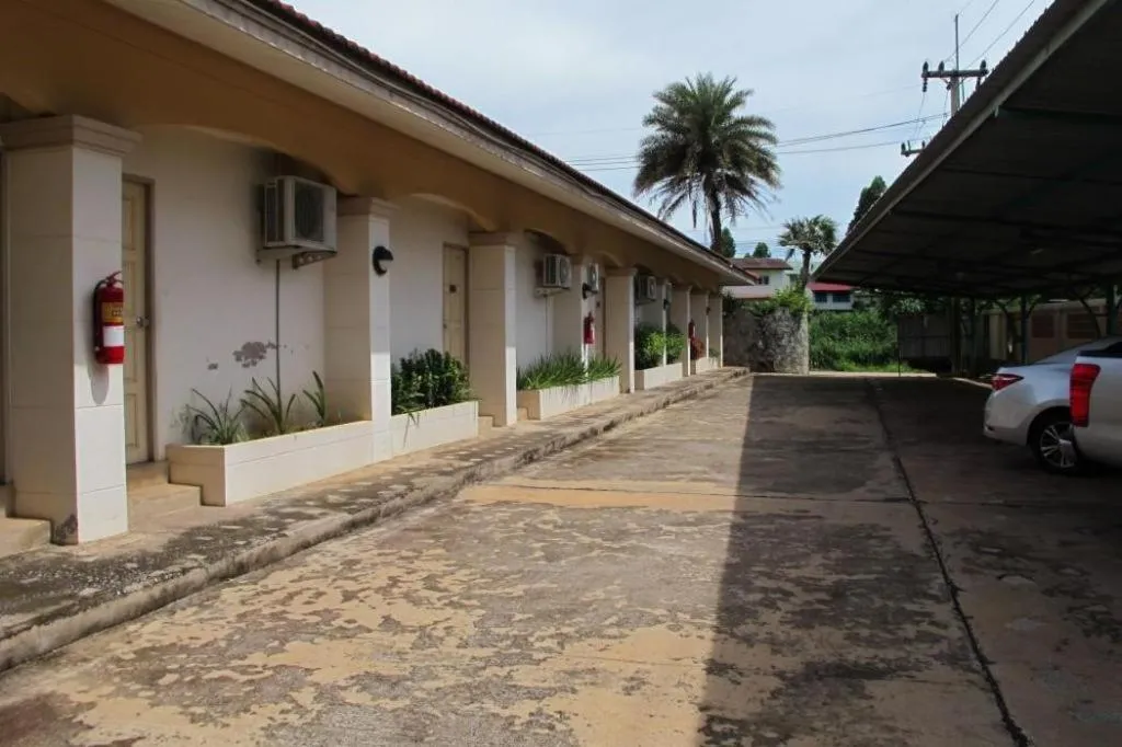 Picnic Sriracha Hotel