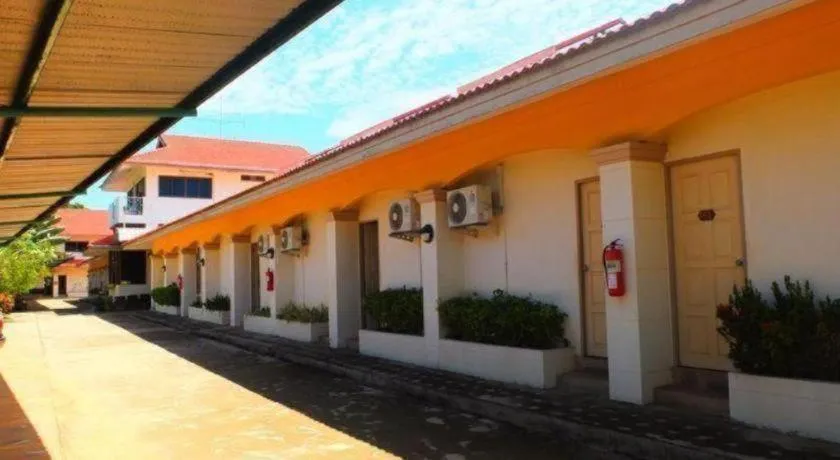 Picnic Sriracha Hotel