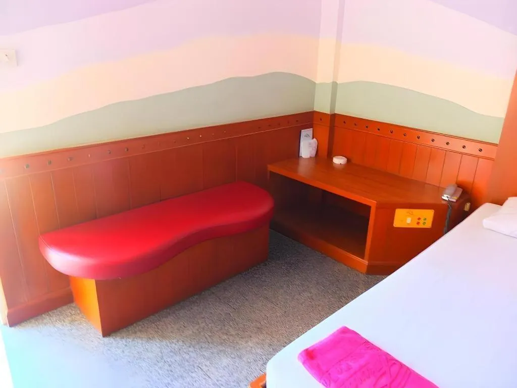 Bed in Picnic Sriracha Hotel