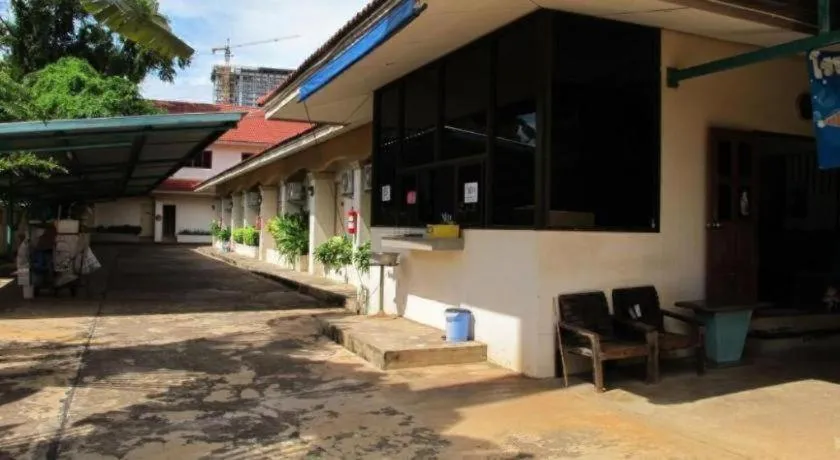 Picnic Sriracha Hotel