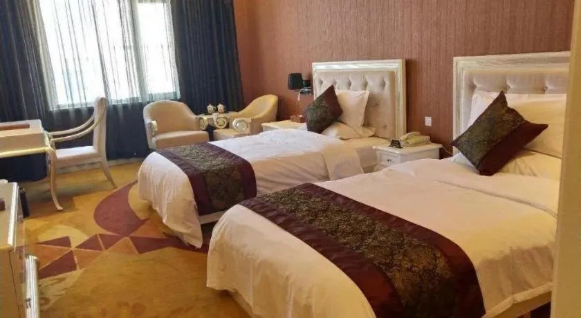 Bed in Metropark Hotel