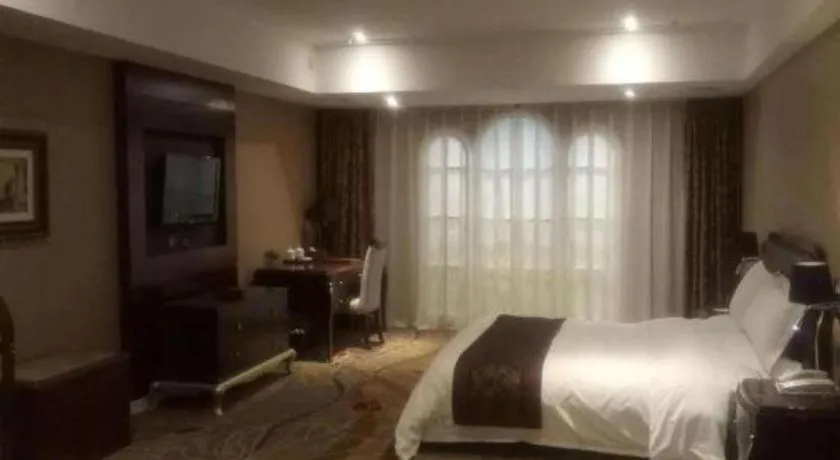 Bed in Metropark Hotel