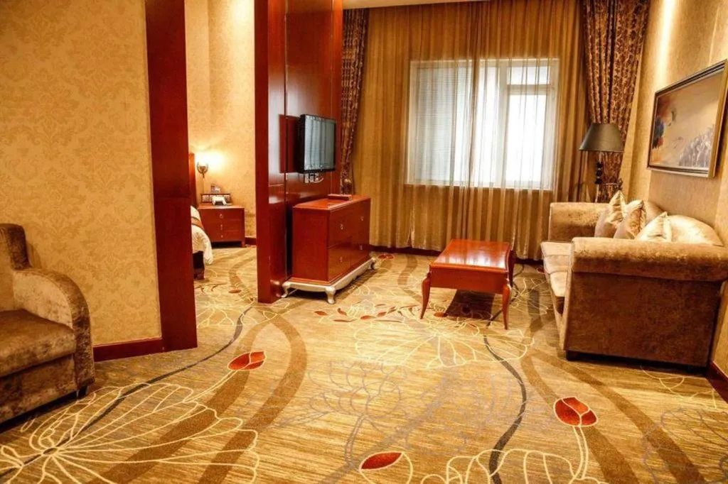 Bed in Metropark Hotel