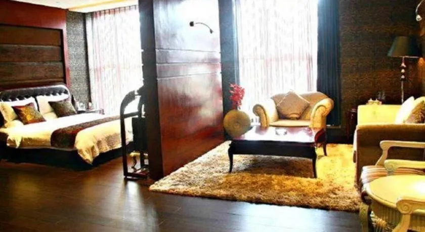 Bed in Metropark Hotel