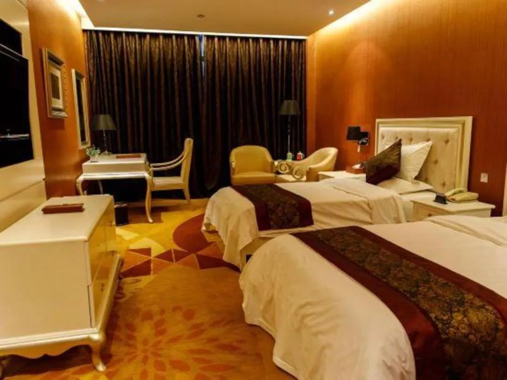 Bed in Metropark Hotel