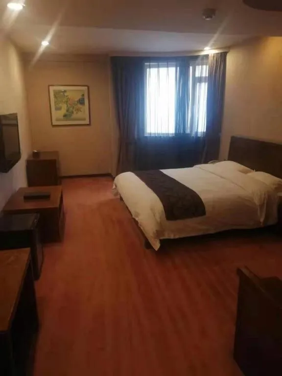 Bed in Metropark Hotel