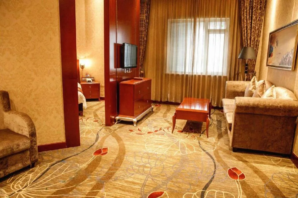 Bed in Metropark Hotel