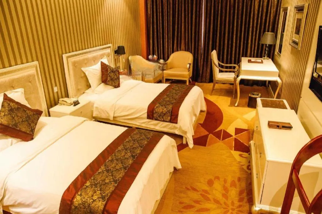 Bed in Metropark Hotel