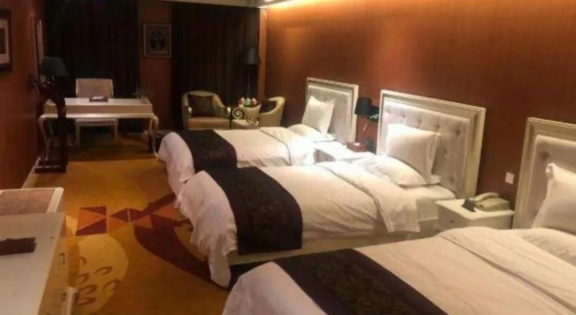 Bed in Metropark Hotel