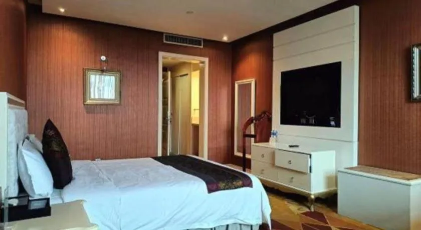 Bed in Metropark Hotel