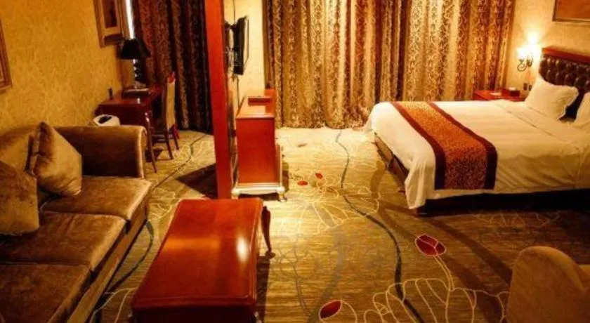 Bed in Metropark Hotel