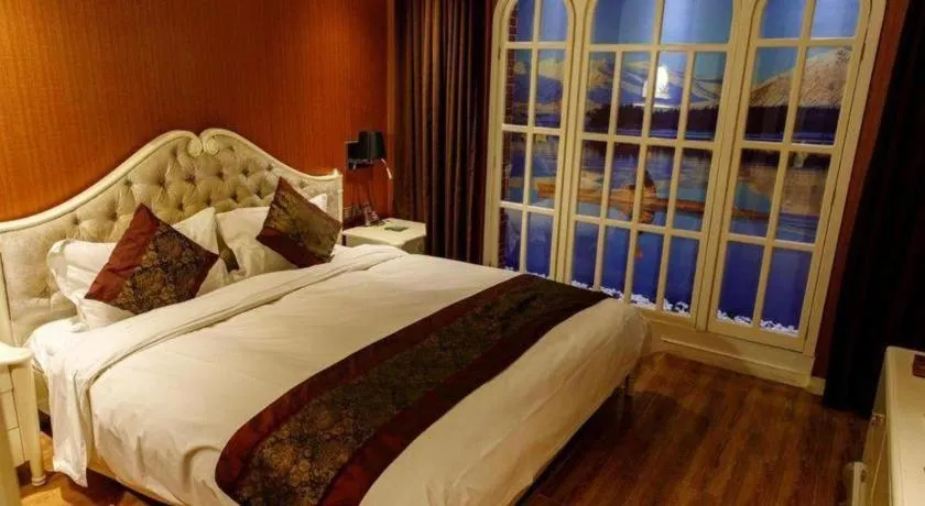 Bed in Metropark Hotel