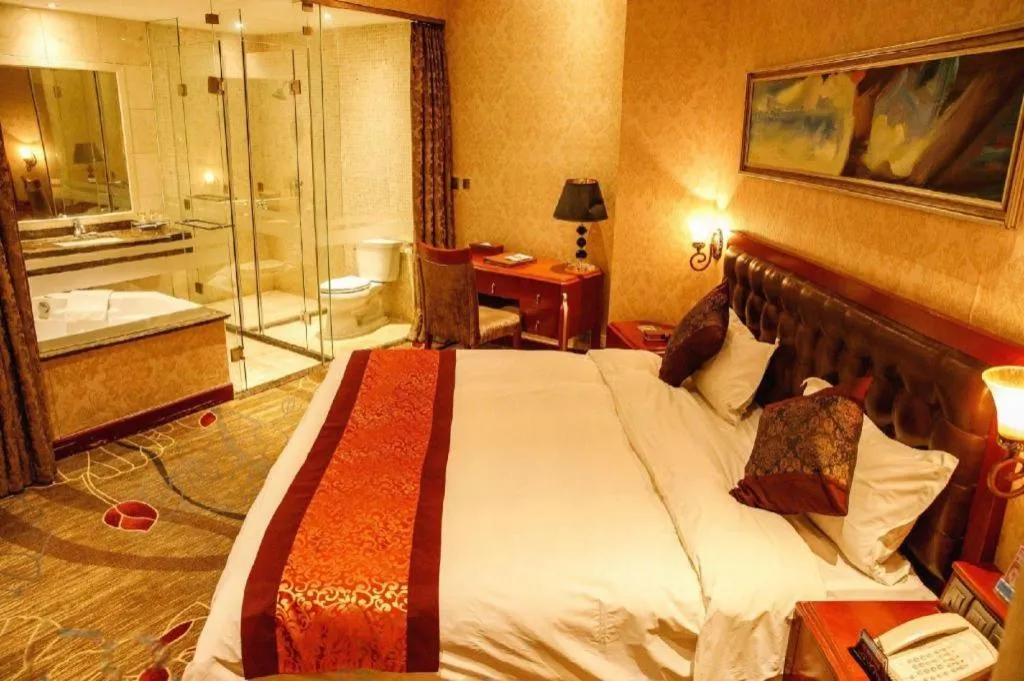 Bed in Metropark Hotel