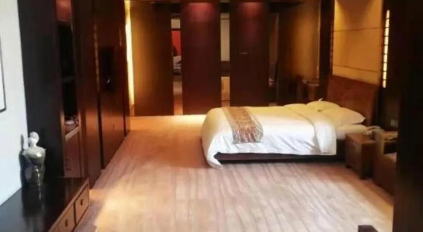 Bed in Metropark Hotel