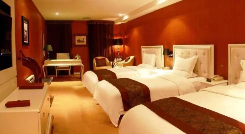 Bed in Metropark Hotel