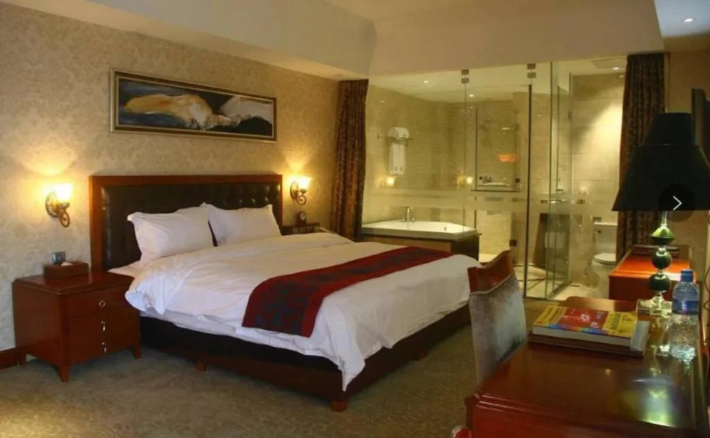 Bed in Metropark Hotel