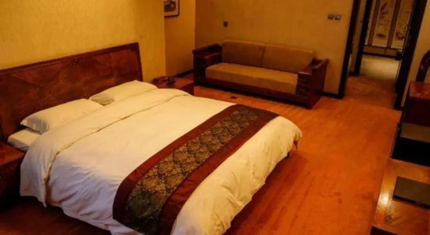 Bed in Metropark Hotel