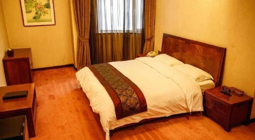 Bed in Metropark Hotel